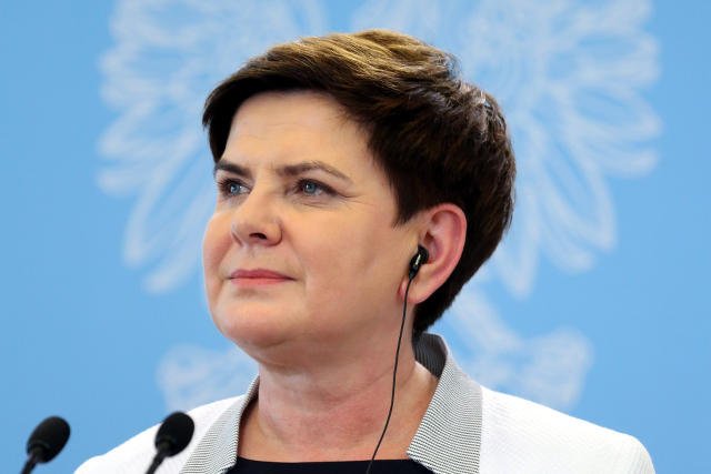 Rząd opowiedział się za obniżeniem wieku emerytalnego.