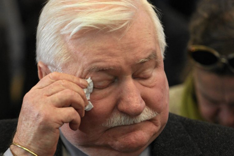 Wałęsa powiedział, że rozdał swoje pieniądze i jest bankrutem. Lech Wałęsa dla Polsat News: jestem bankrutem.