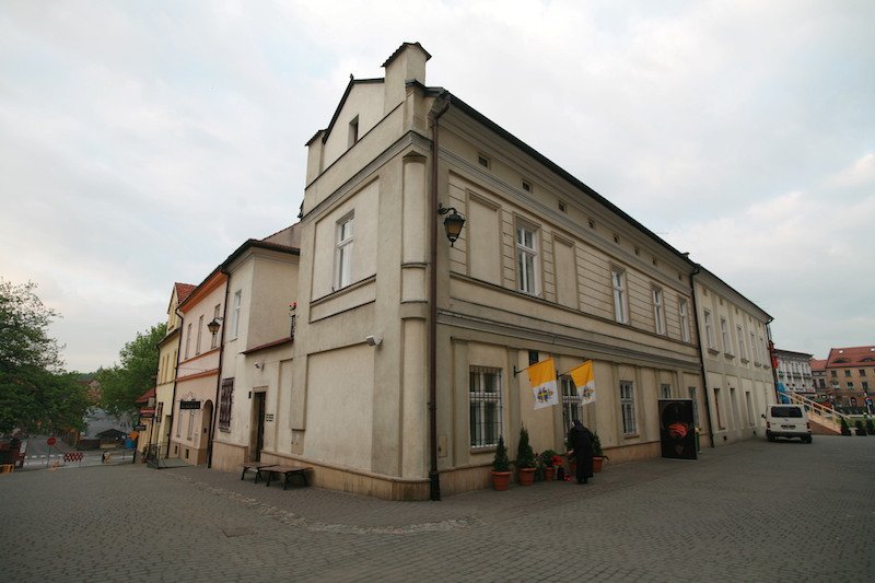 Wadowice: Do papieskiego muzeum nie wpuszczono niepełnosprawnych. Siostra zakonna nagłośniła incydent.