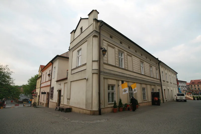 Wadowice: Do papieskiego muzeum nie wpuszczono niepełnosprawnych. Siostra zakonna nagłośniła incydent.