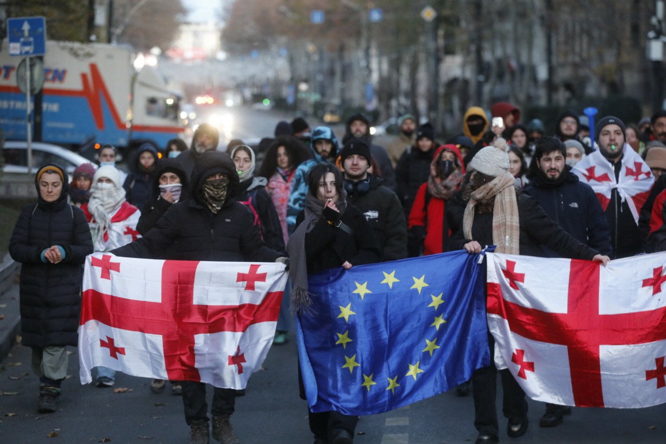 "To jest parodia". Polityczny wstrząs w Gruzji, tak przedziwnej sytuacji jeszcze nie było