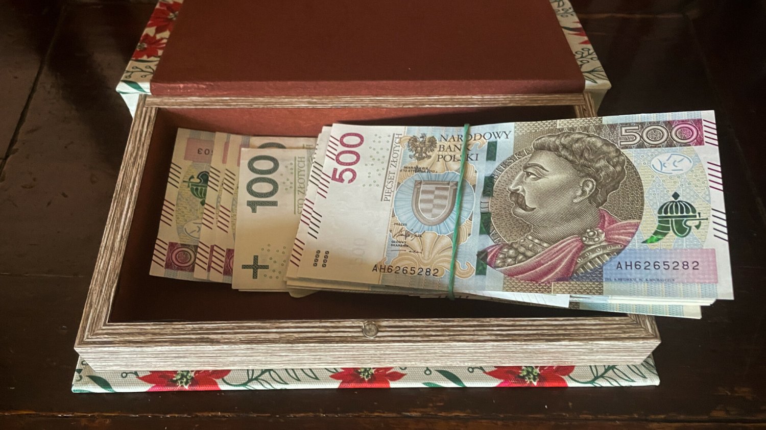 Ile mieć gotówki w domu?