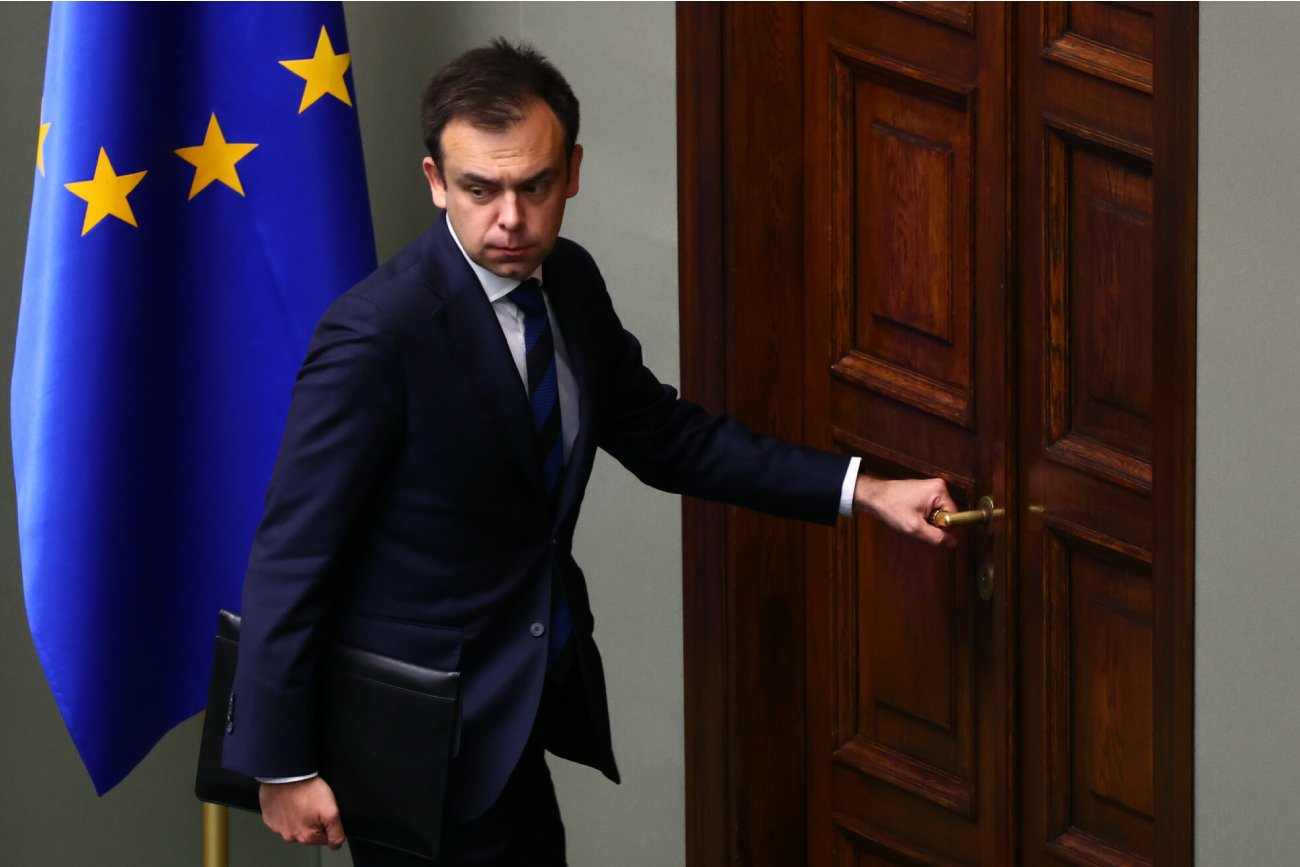 Pakt migracyjny. Polska zagłosuje przeciw – zapowiada minister finansów