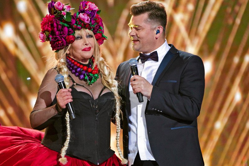 Maryla Rodowicz i Zenek Martyniuk podczas imprezy sylwestrowej zorganizowanej przez TVP 2 w 2017 roku.