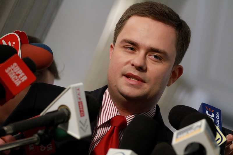 Adam Hofman przekonuje, że PiS nie jest fotoradarom w ogóle, ale przeciw nabijaniu pieniędzmi z mandatów budżetu.