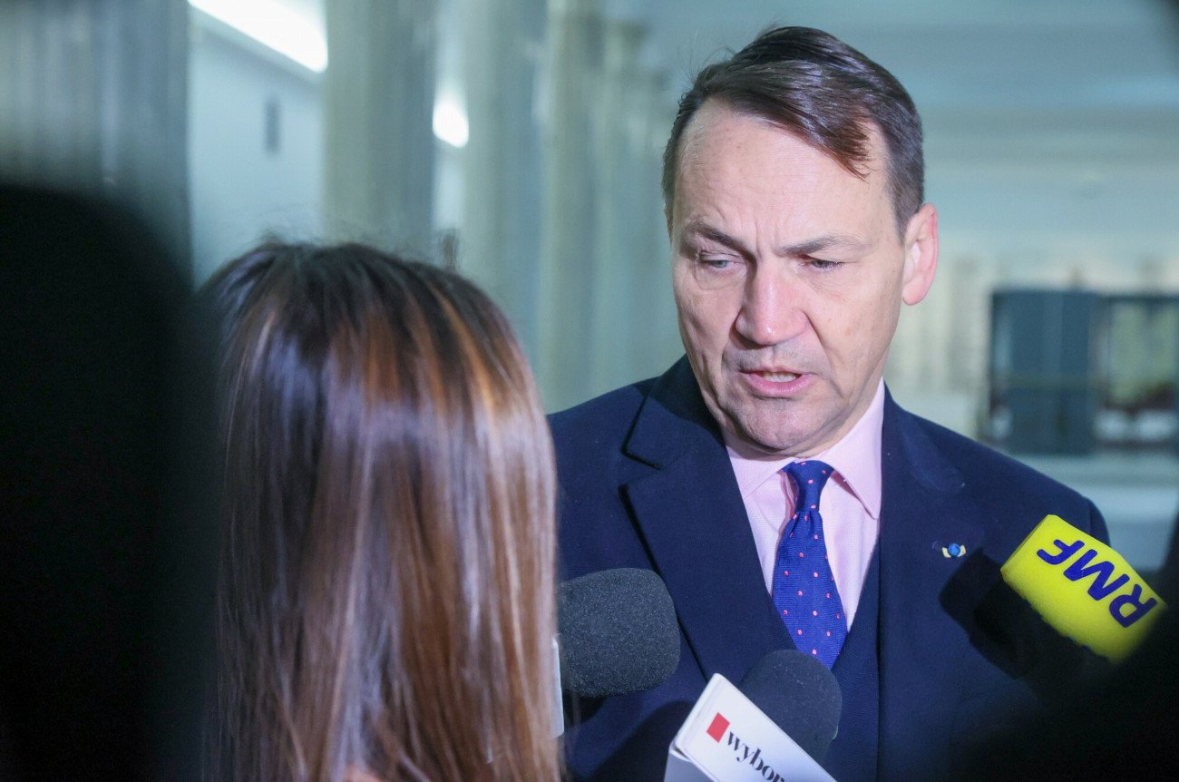 W 2020 roku Sikorski nazwał Ordo Iuris "fundamentalistyczną sektą".