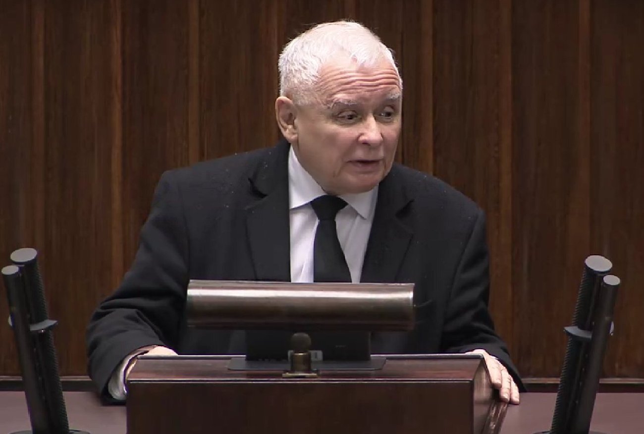 Jarosław Kaczyński w Sejmie oszalał ze złości. Bez trybu obrażał Tuska.