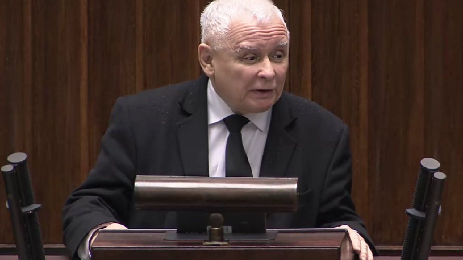 Jarosław Kaczyński w Sejmie oszalał ze złości. Bez trybu obrażał Tuska.