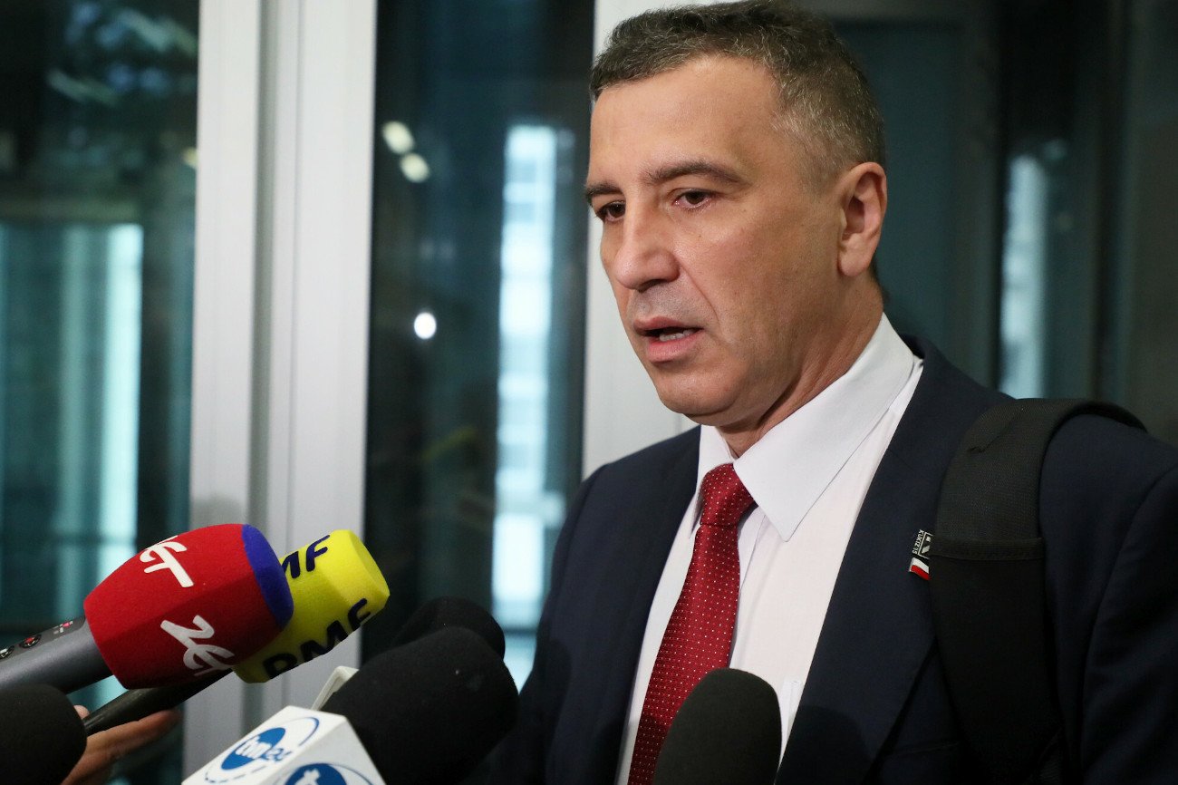 Jarosław Sachajko z Kukiz'15 pyta ministrów o ewentualny zakaz reklamowania piwa.