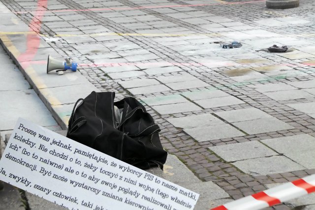 Jest jeszcze jeden list mężczyzny, który się podpalił. "PiS będzie się starał pomniejszyć mój protest" – pisze w liście skierowanym do mediów. Głos zabiera też rodzina 54-latka.