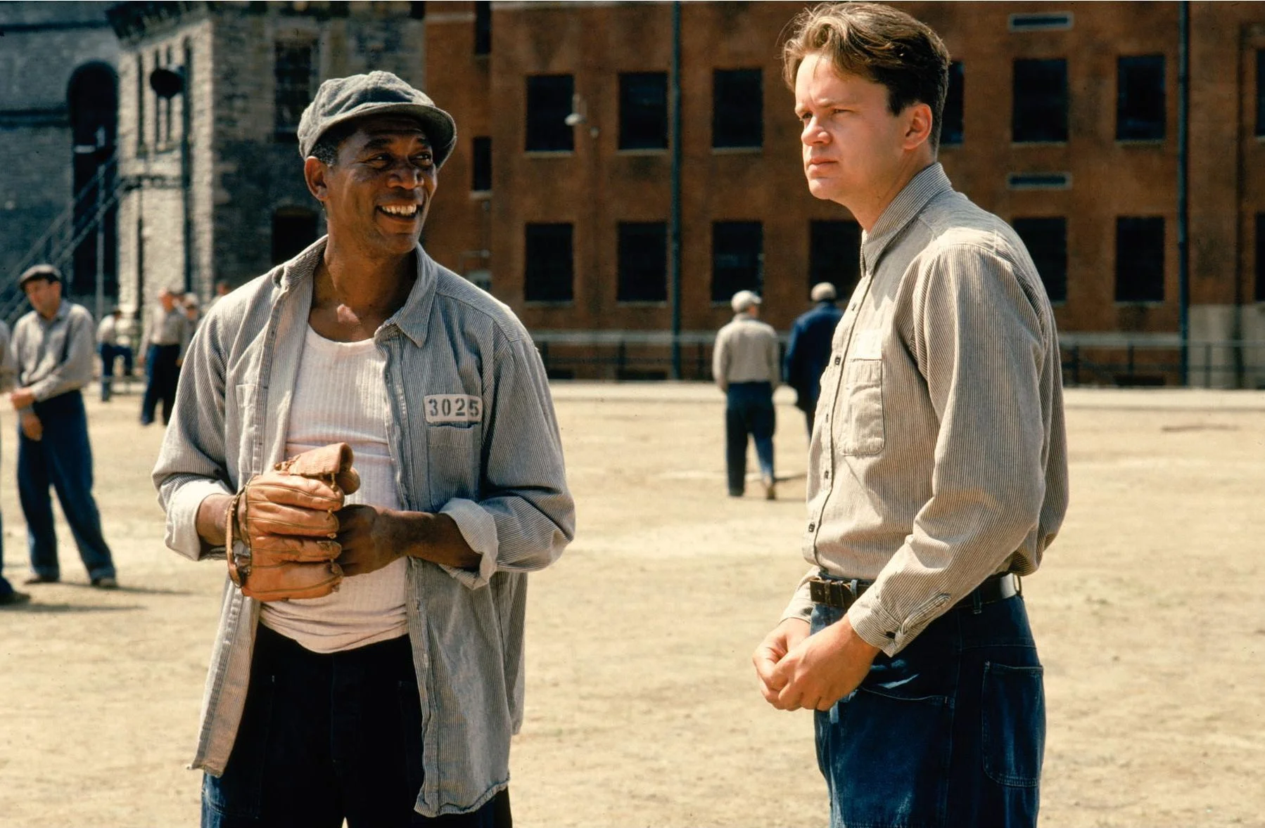 filmy lepsze od ksiażek: Skazani na Shawshank Kadr z filmu Skazani na Shawshank
