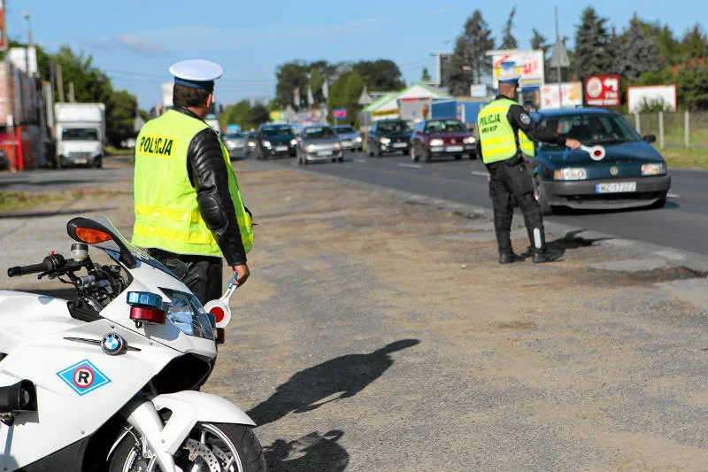 Policja drogowa będzie mogła pobierać bezgotówkowe opłaty za wykroczenia.