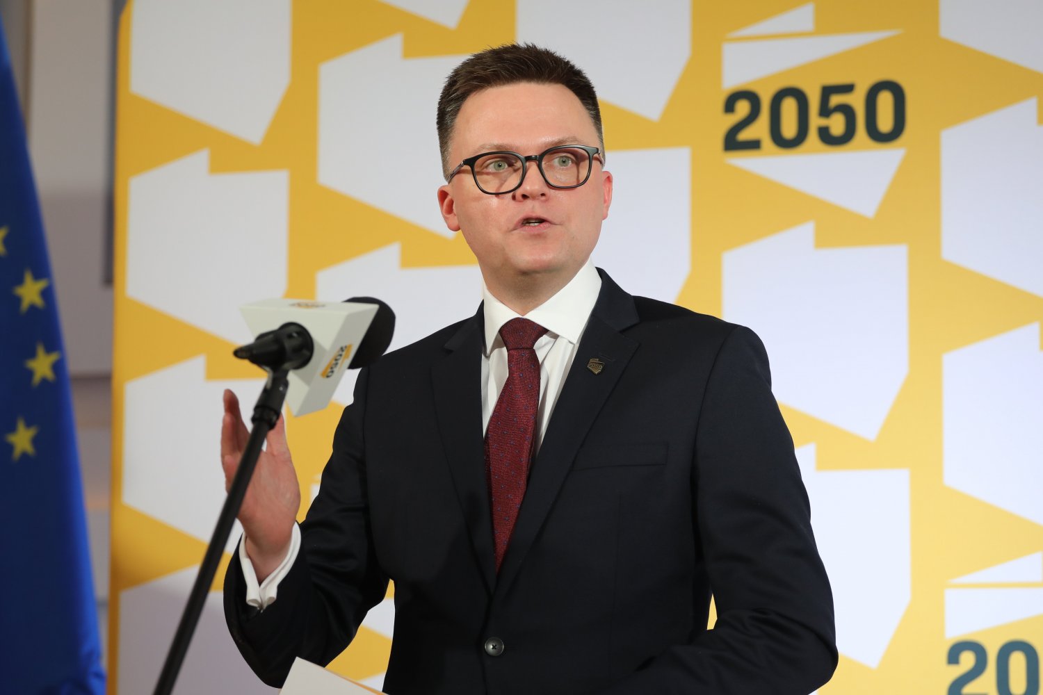 Nowe sondaże Social Changes i CBOS zgodnie wskazują, że Polska 2050 Szymona Hołowni to druga siłą na polskiej scenie politycznej.