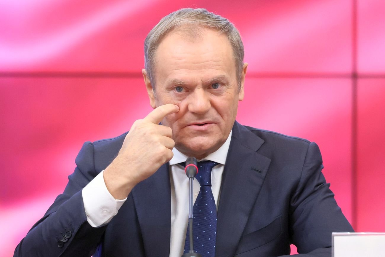 Nocny wpis premiera zelektryzował polską politykę. Jak na niego reagują koalicjanci i rywale? Nocny wpis premiera zelektryzował polską politykę. Jak na niego reagują koalicjanci i rywale?