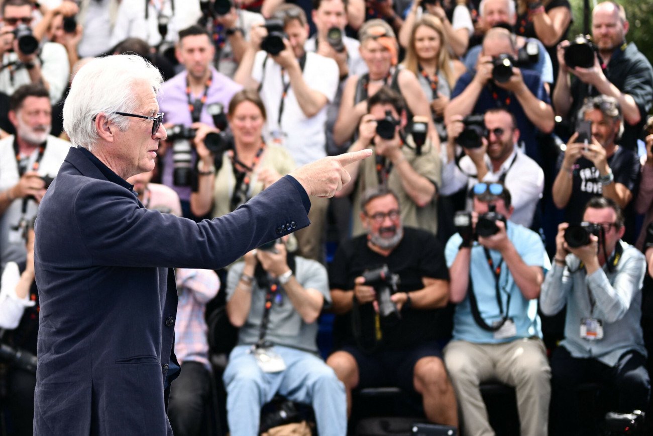 Doniesienia o alarmie bombowym w Cannes.