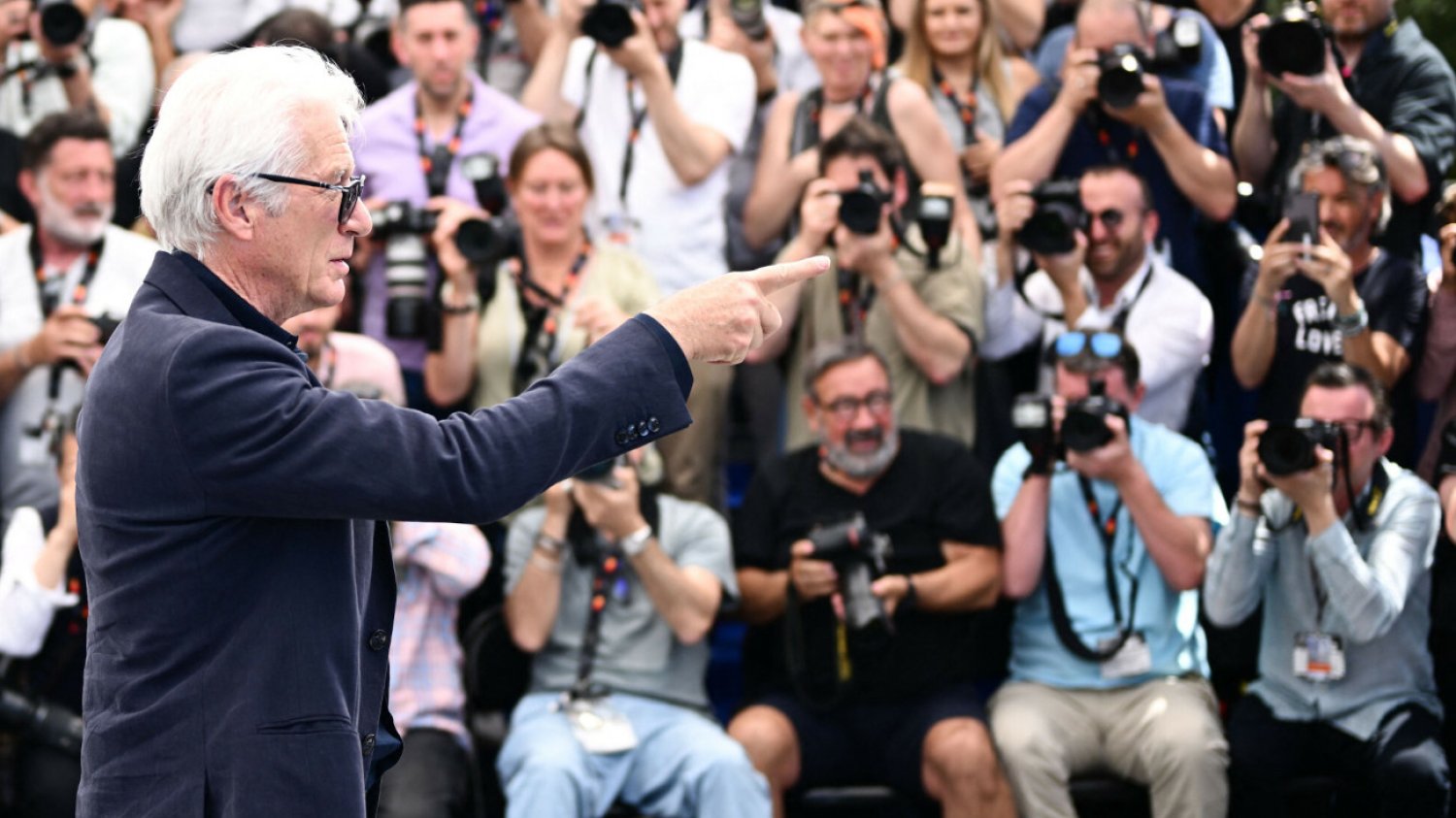 Doniesienia o alarmie bombowym w Cannes.