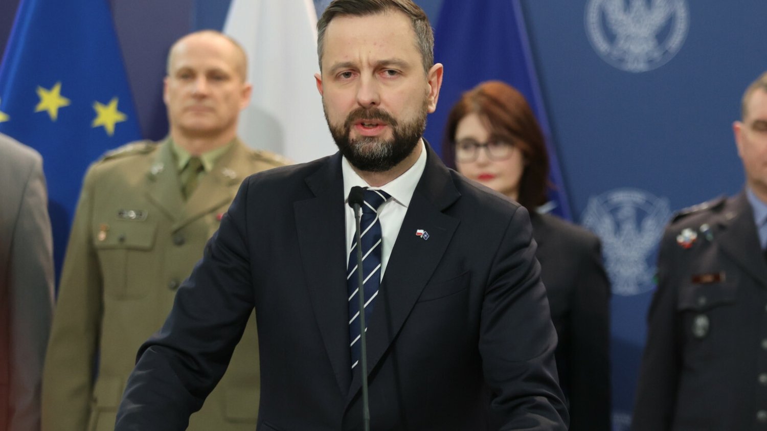 MON bierze się za podkomisję smoleńską. Plan ws. działań Macierewicza.