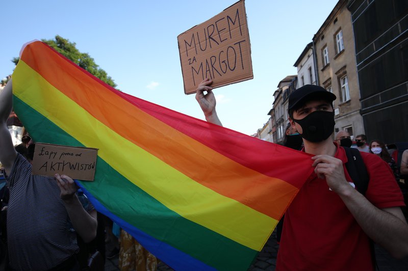 8 książek o społeczności LGBTQ+.