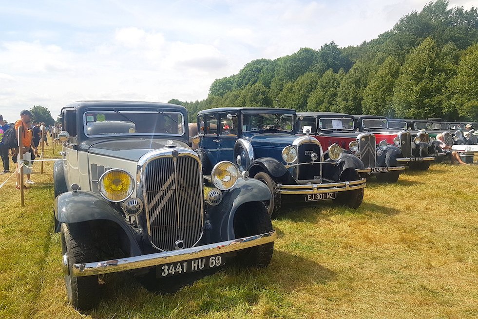 Zlot Citroëna w La Ferté-Vidame przyciągnął około 4,5 tysiąca klasyków. To wydarzenie organizowane na 100-lecie marki.
