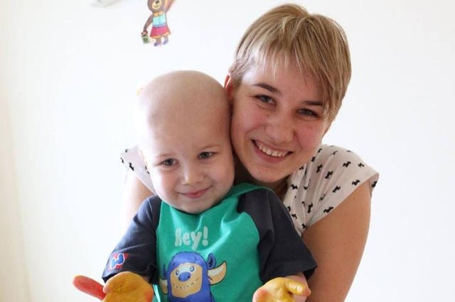 Zabawkowe bałwanki pomagają 4-latkowi walczyć z rakiem