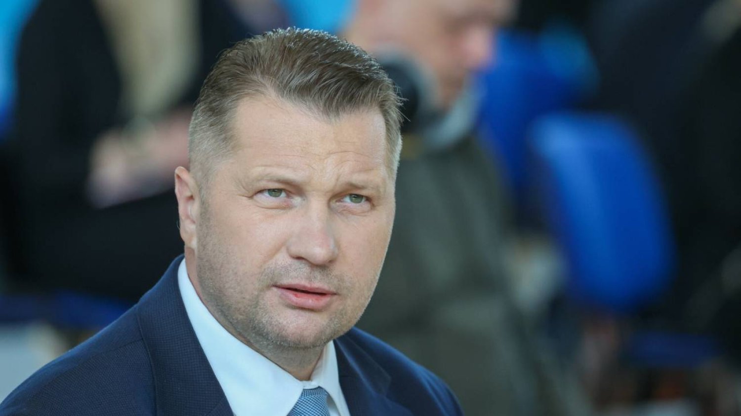 Co z darmowymi podpaskami i tamponami w szkołach? Jest stanowisko Czarnka