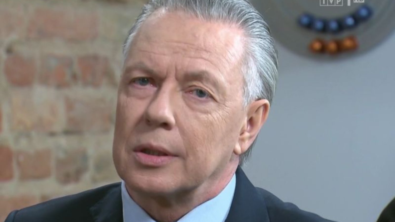 Na planie serialu "Klan" widzowie dopatrzyli się antyrządowego hasła.