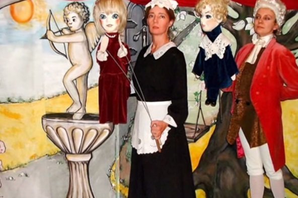 Najstarsza matka w Polsce, która prosiła o wsparcie premier Ewę Kopacz to aktorka Barbara Sienkiewicz.