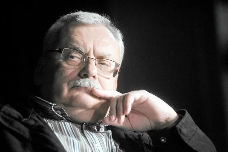 Andrzej Sapkowski komplementuje odtwórcę głównej roli serialu "Wiedźmin" Henrego Cavilla.