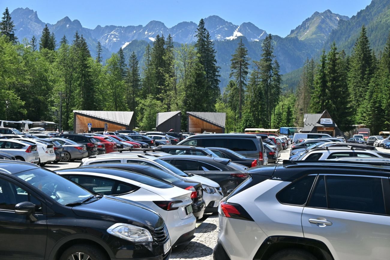 Awantura na parkingu przy Morskim Oku. Doszło do ataku