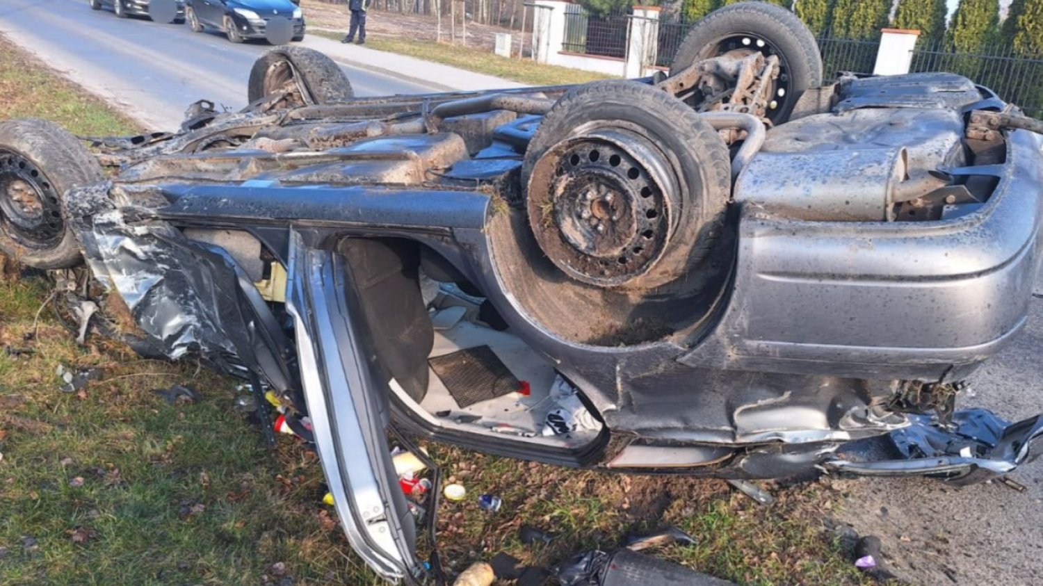 Tragiczny wypadek w Chełmie. Auto dachowało, w środku 10 nastolatków.