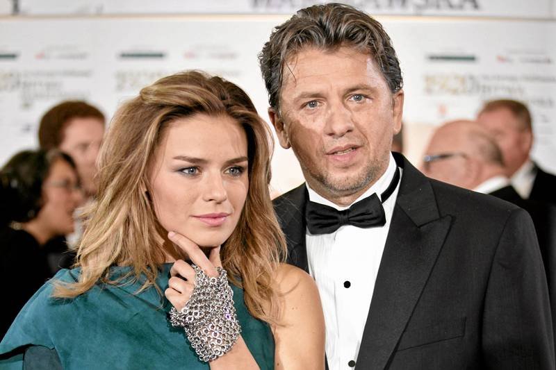 Natasza Urbańska i Janusz Józefowicz. Znany reżyser broni nietypowej piosenki swojej żony.