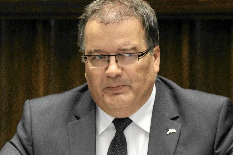 Andrzej Dera z Kancelarii Prezydenta dał do zrozumienia, że opinia publiczna nie powinna interesować się szczegółami ułaskawienia wiceprezesa PiS.