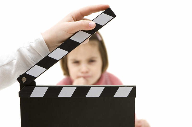 Za promowanie dzieci dostaje się politykom, aktorom, muzykom, pisarzom, dziennikarzom.