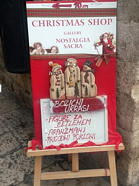 W Dubrowniku jest sklep, gdzie świąteczny asortyment można kupować przez cały rok.