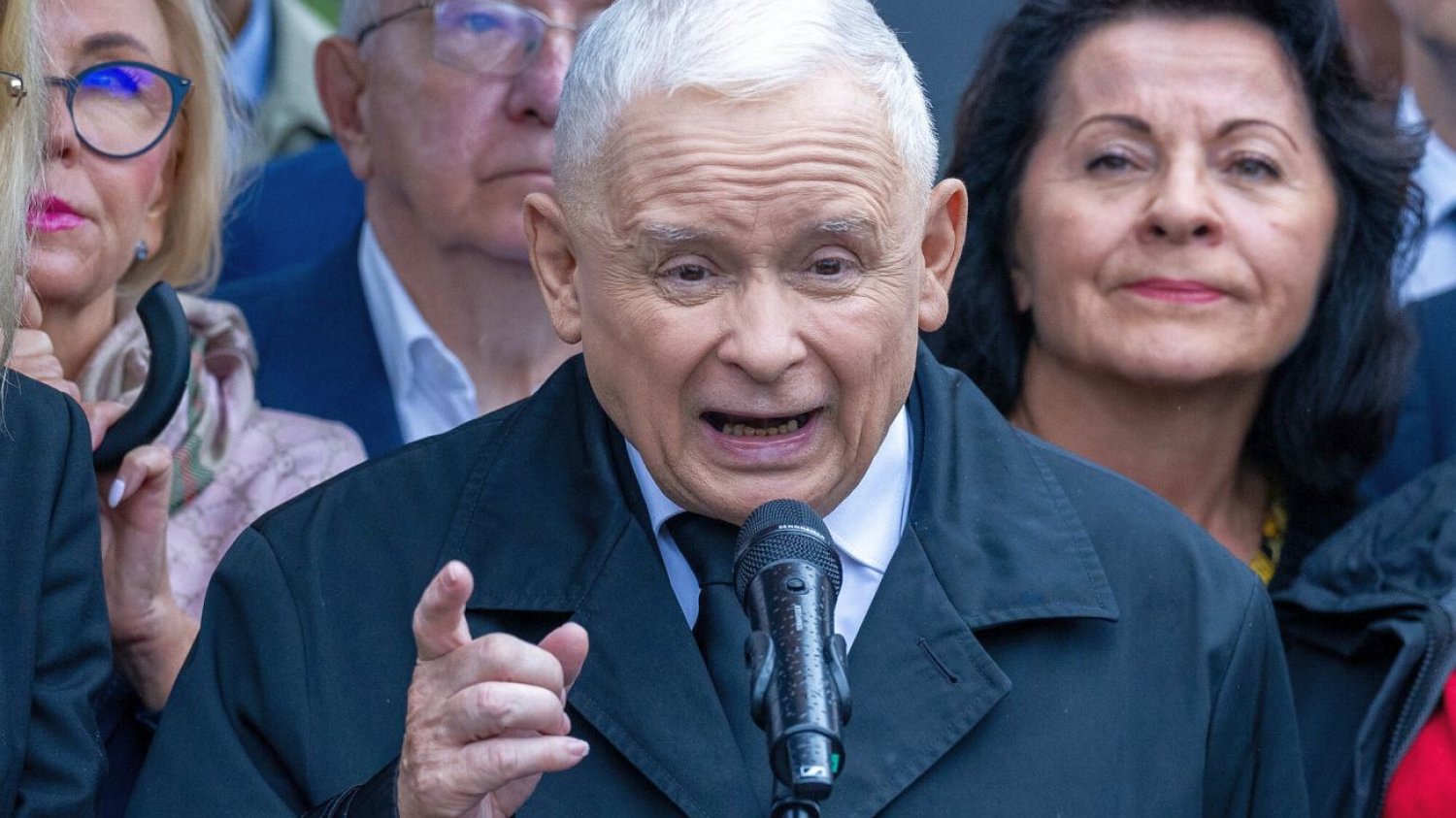 Kaczyński uwielbia jątrzyć, plotkować, rozsiewać kłamstwa. Podświadomie zaczynają wierzyć mu miliony