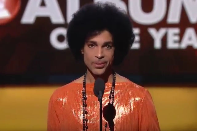 TMZ podał, że Prince nie żyje. Jego ciało zostało znalezione na terenie jego posiadłości.