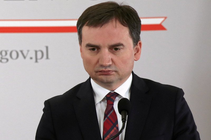 Zbigniew Ziobro zwalnia jednego prezesa za drugim, ale ci nie zamierzają biernie na to patrzeć i czekać na wyrok.