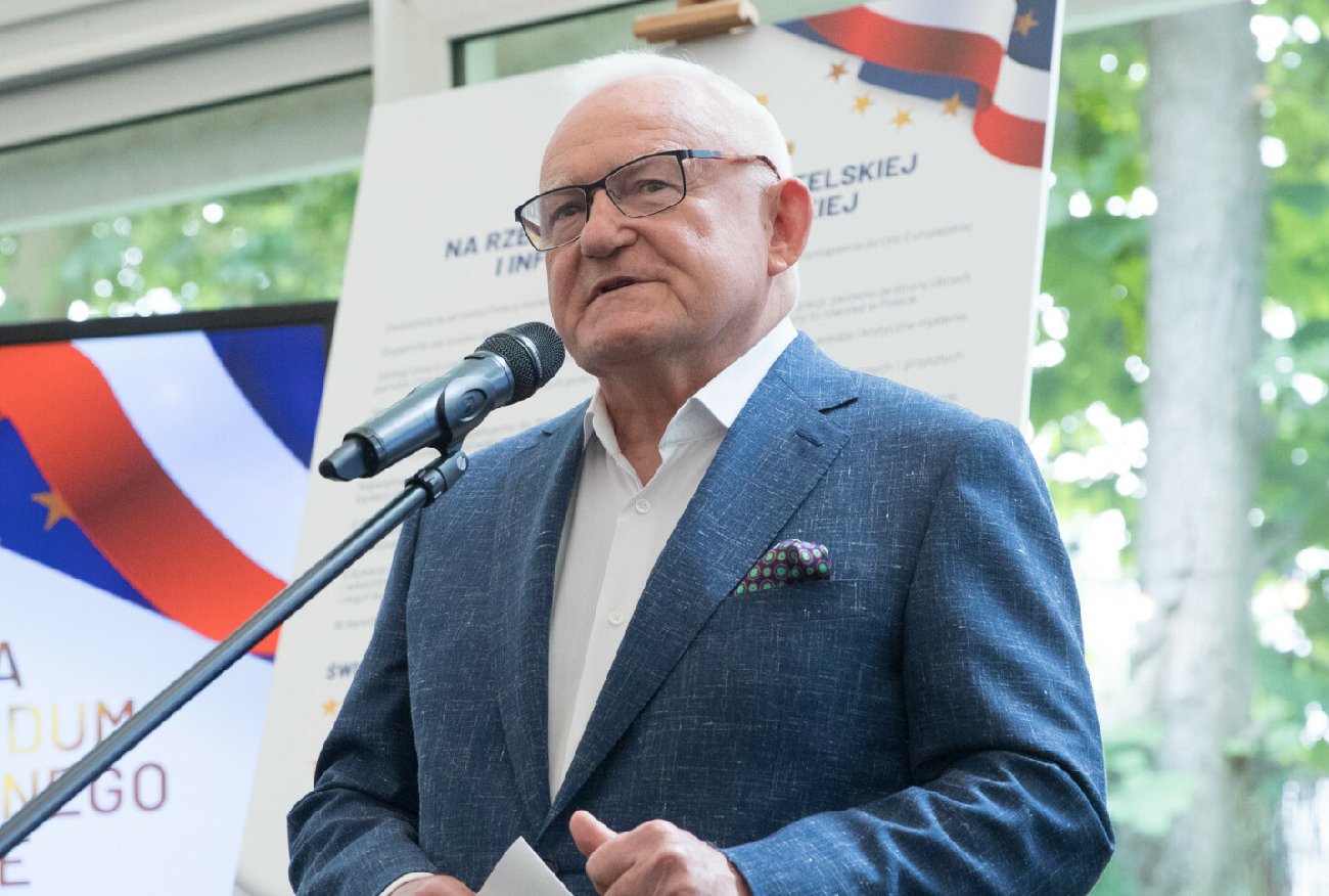 Leszek Miller drwi z Jarosława Kaczyńskiego. "Kto jest najprzystojniejszy?".