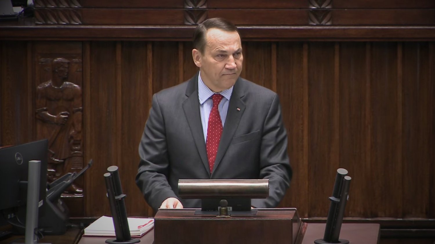 Radosław Sikorski ostro o atakach na kolei.