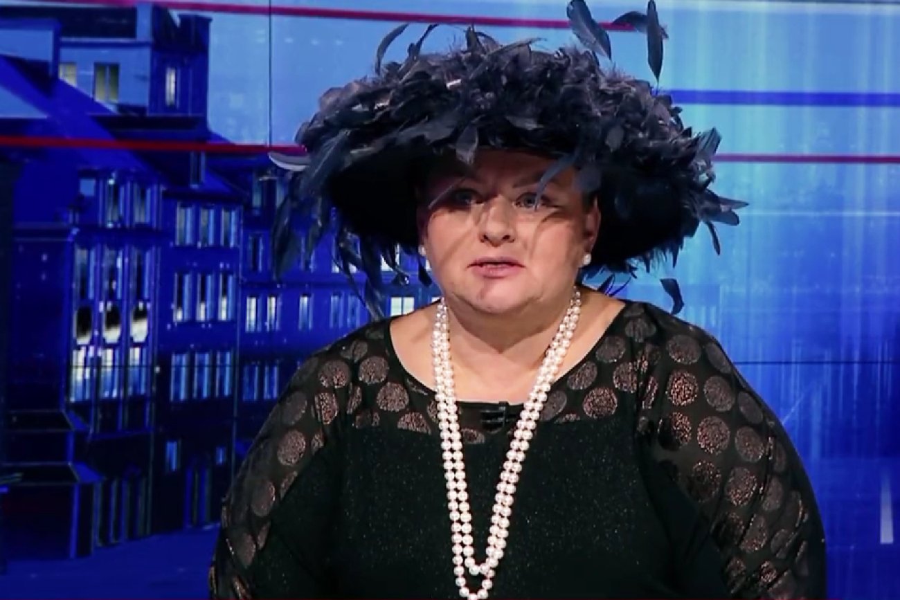 Ekspertka TVP zabrała głos. Poszło o krytykę jej "ekstrawaganckiego" stroju