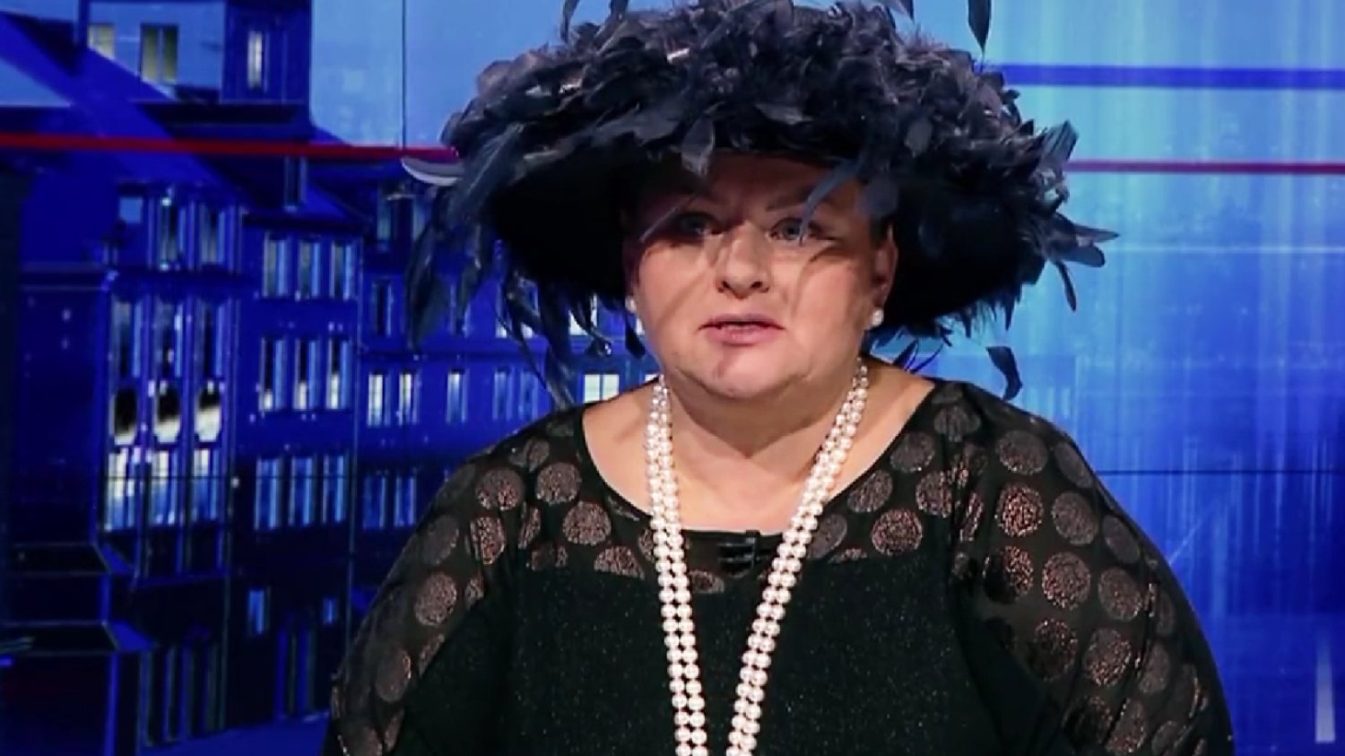 Ekspertka TVP zabrała głos. Poszło o krytykę jej "ekstrawaganckiego" stroju