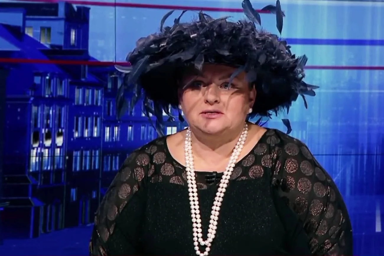 Ekspertka TVP zabrała głos. Poszło o krytykę jej "ekstrawaganckiego" stroju