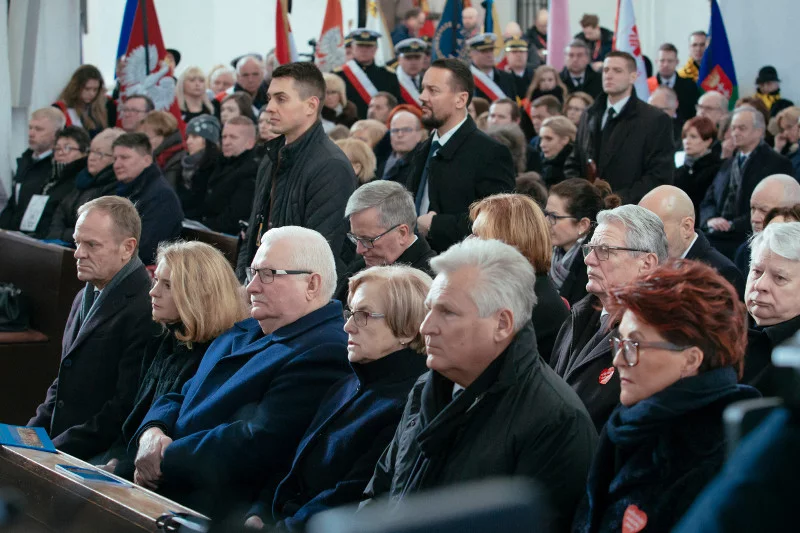 Nz. od lewej: Donald Tusk , Malgorzata Tusk , Lech Walesa , Danuta Walesa , Aleksander Kwasniewski , Jolanta Kwasniewska
