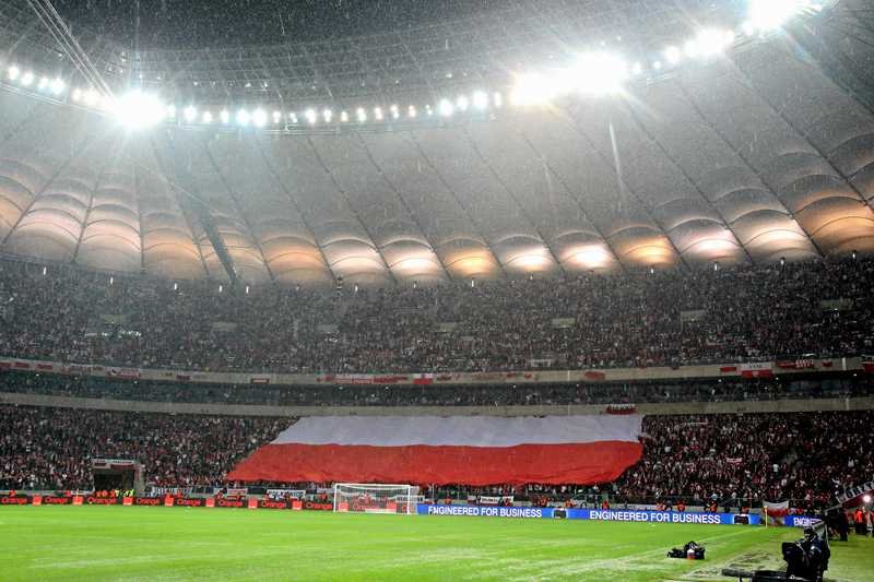 Stadion Narodowy w trakcie ulewy przed odwołanym meczem Polska - Anglia