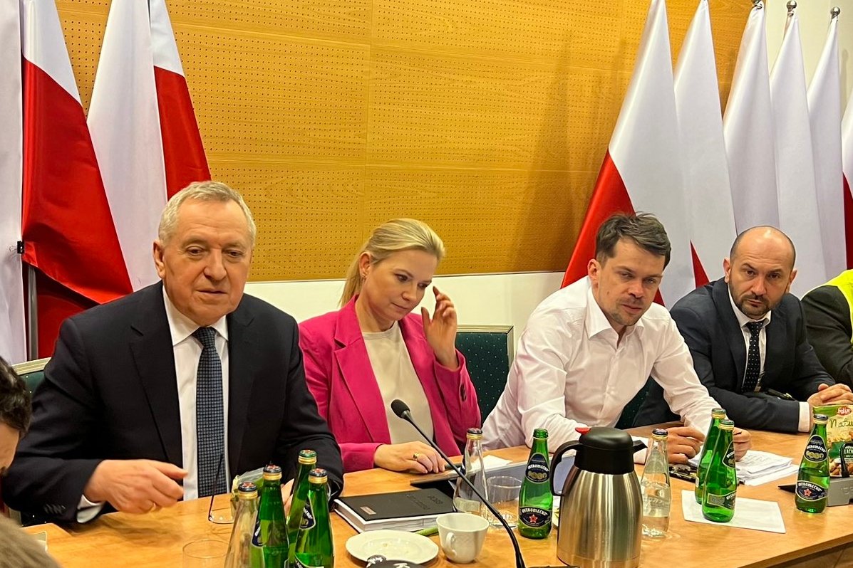 Strajk rolników w ministerstwie. Trwają rozmowy.