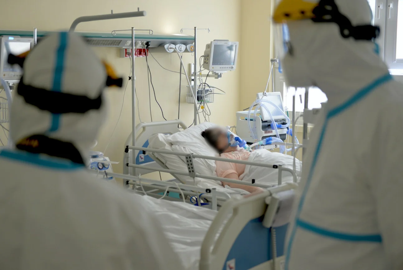 Dlaczego w Polsce jest tak dużo zgonów na COVID-19? Odpowiedź Andrusiewicza.