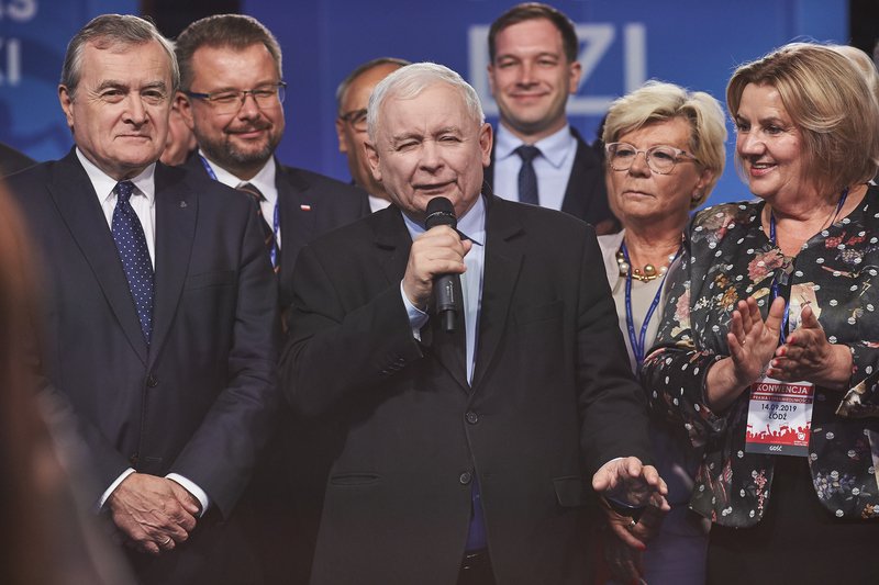 Czy każdy rodzi się kobietą lub mężczyzną? Słowa Jarosława Kaczyńskiego, przewodniczącego PiS, komentuje dr n. med. Bożena Jawień, ginekolożka i endokrynolożka.