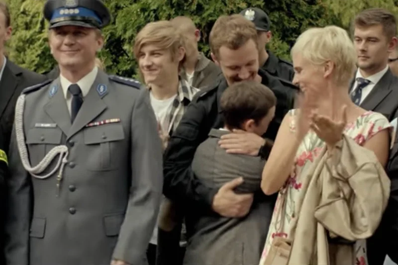 Mieszkańcy Strzelec tolerują przemoc policjanta wobec jego żony.
