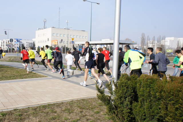 W pierwszym parkrun na Ursynowie wystartowało ponad 100 biegaczy.