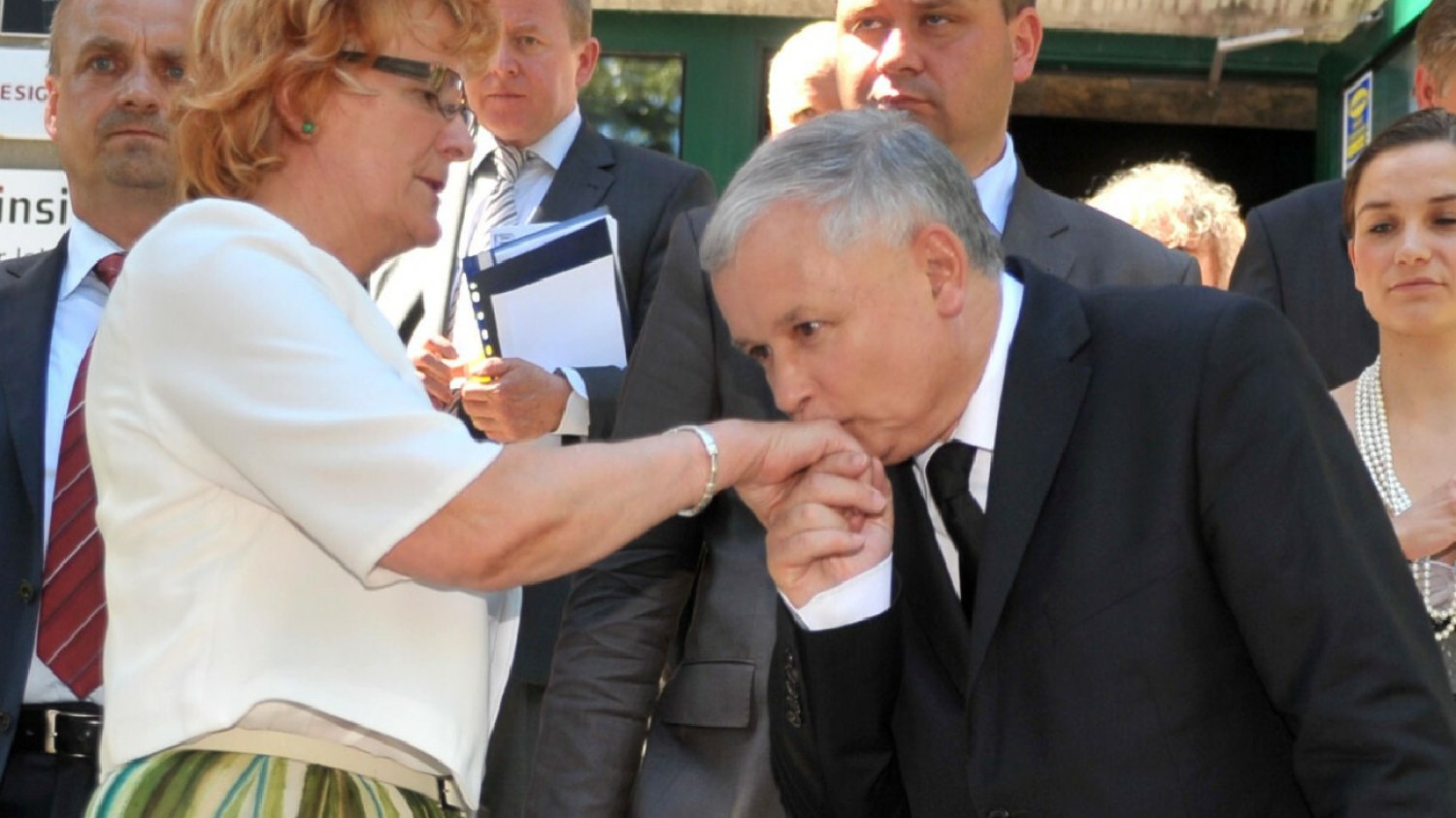 Drogi wyborco PiS, pokażę, jak Kaczyński upokarza cię na każdym kroku.